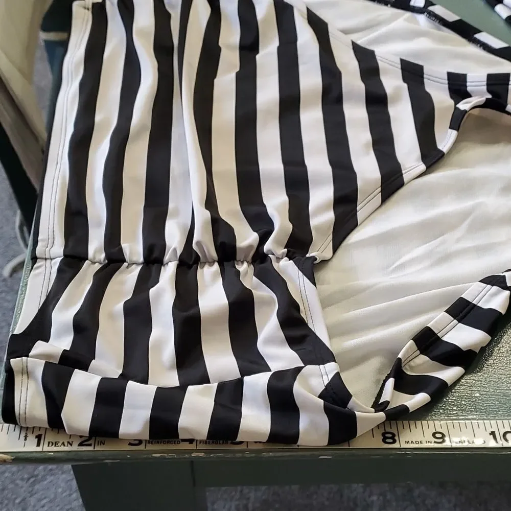 ISLAND RAYS 3X BLACK AND WHITE STRIPED TWO‎ PEICE BATHING SUIT..cruise